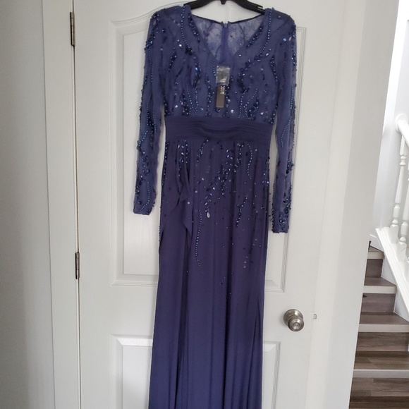 Long sleeved beaded dress - Picture 3 of 6